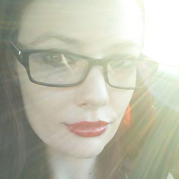 Meet your Posher, Emily - Picture 1 of 1